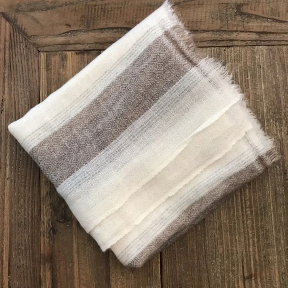 Wrap/ Scarf/ Shawl 100% Exclusive Cashmere Hand Made in Nepal 27”x78”